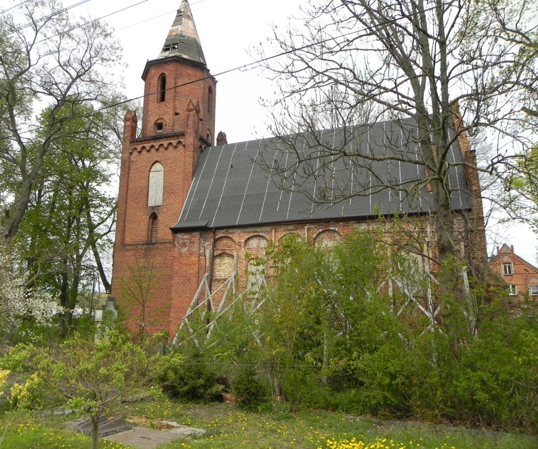 Ruiny kościoła w Gnojewie